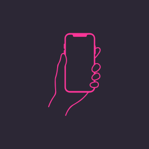 Eine Hand, die ein Mobiltelefon hochhält.